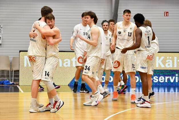 24.02.2021 - Basketball - Saison 2020 2021 - 2. Bundesliga Pro-A - 10. Spieltag: Nürnberg Falcons Basketball Club NBC - Uni Baskets Paderborn - - Mannschaft Team Nürnberg - Jubel Freude nach Spielende