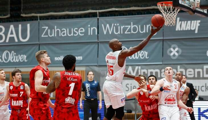 24.02.2021, Basketball, BBL 2020 2021, 17. Spieltag, s.Oliver Wuerzburg - JobStairs GIESSEN 46ers, GER, s.Oliver Arena in Wuerzburg Bild: Brandon Bowman (JobStairs GIESSEN 46ers), Copyright: HMBxMedia xHeikoxBecker