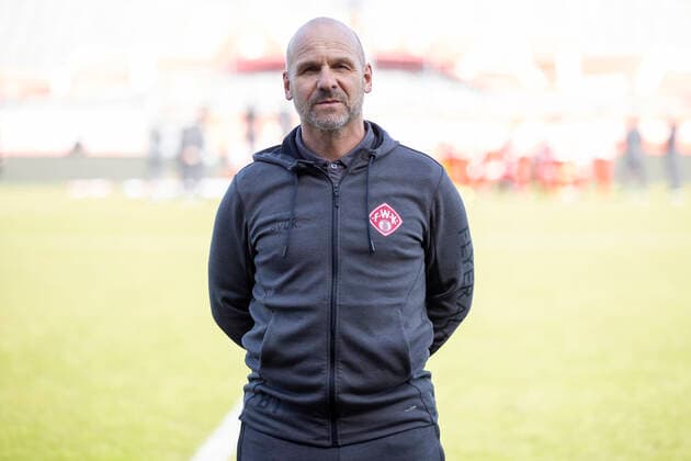 Trainer Bernhard Trares, FC Würzburger Kickers, 2. Bundesliga, Porträttermin 2020 2021, Copyright: FWK HMBxMedia xHeikoxBecker