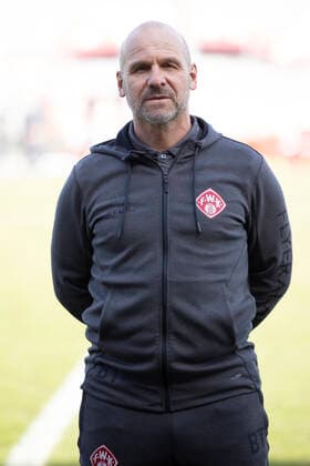 Trainer Bernhard Trares, FC Würzburger Kickers, 2. Bundesliga, Porträttermin 2020 2021, Copyright: FWK HMBxMedia xHeikoxBecker