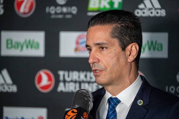 Head Coach Ioannis Sfairopoulos (Maccabi Fox Tel Aviv) beim Interview, FC Bayern Basketball vs. Maccabi Tel Aviv, EuroLeague, 25.02.2021 Muenchen Bayern Deutschland