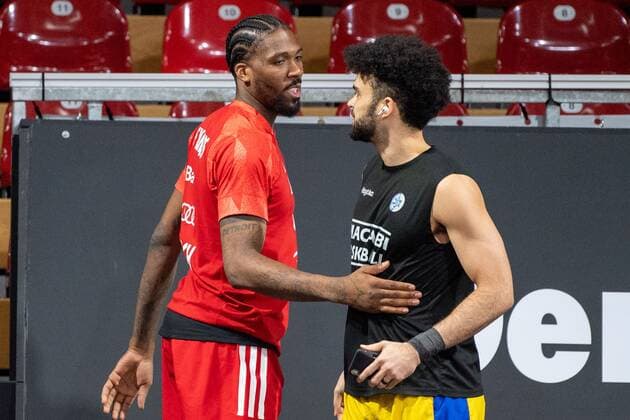 Jalen Reynolds 8 (FC Bayern), Elijah Bryant 100 (Maccabi Fox Tel Aviv), FC Bayern Basketball vs. Maccabi Tel Aviv, EuroLeague, 25.02.2021 Muenchen Bayern Deutschland