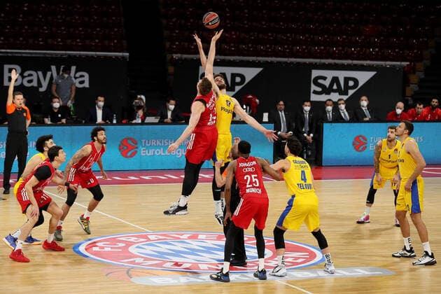 Tip-Off der Partie FC Bayern Basketball vs. Maccabi Playtika Tel Aviv, Basketball, EuroLeague, 26.Spieltag, 2020 2021, 25.02.2021, FC Bayern Basketball vs. Maccabi Playtika Tel Aviv, Basketball, EuroLeague, 26.Spieltag, 2020 2021, 25.02.2021, Muenchen Copyright: xMarcelxEngelbrechtx Eibner-Pressefotox EP_met