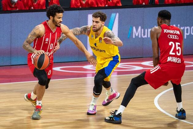 Nick Weiler-Babb 0 (FC Bayern), Scottie Wilbekin 1 (Maccabi Fox Tel Aviv), FC Bayern Basketball vs. Maccabi Tel Aviv, EuroLeague, 25.02.2021 Muenchen Bayern Deutschland