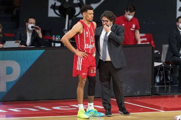 Basketball, Euroleague, FC Bayern München - Maccabi Tel Aviv. Im Bild Wade BALDWIN (FC Bayern München, 2) und Head Coach des FC Bayern München Andrea TRINCHIERI. München Audi Dome Bayern Deutschland Copyright: Passion2Press.dex xMarkusxFischerx
