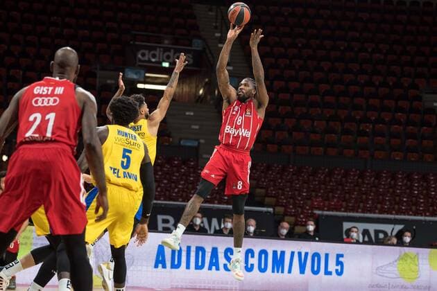 Basketball, Euroleague, FC Bayern München - Maccabi Tel Aviv. Im Bild Jalen REYNOLDS (FC Bayern München, 8) Wurf. München Audi Dome Bayern Deutschland Copyright: Passion2Press.dex xMarkusxFischerx