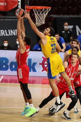 Wade Baldwin (FCBB) und Ante Zizic (Tel Aviv) FC Bayern Basketball vs. Maccabi Playtika Tel Aviv, Basketball, EuroLeague, 26.Spieltag, 2020 2021, 25.02.2021, FC Bayern Basketball vs. Maccabi Playtika Tel Aviv, Basketball, EuroLeague, 26.Spieltag, 2020 2021, 25.02.2021, Muenchen Copyright: xMarcelxEngelbrechtx Eibner-Pressefotox EP_met