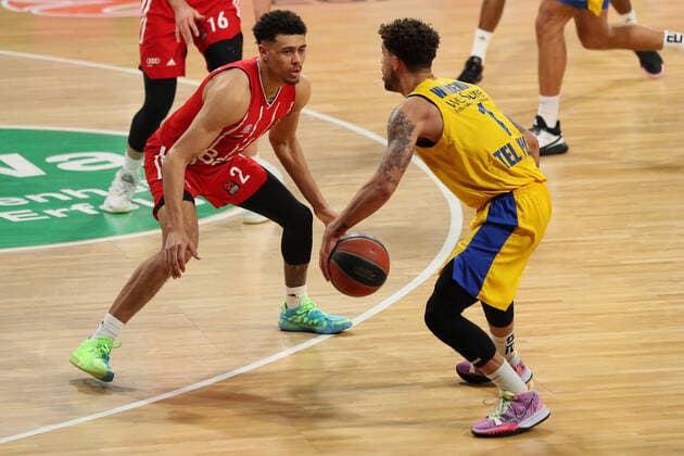 Wade Baldwin (FCBB) und Scottie Wilbekin (Tel Aviv) FC Bayern Basketball vs. Maccabi Playtika Tel Aviv, Basketball, EuroLeague, 26.Spieltag, 2020 2021, 25.02.2021, FC Bayern Basketball vs. Maccabi Playtika Tel Aviv, Basketball, EuroLeague, 26.Spieltag, 2020 2021, 25.02.2021, Muenchen Copyright: xMarcelxEngelbrechtx Eibner-Pressefotox EP_met