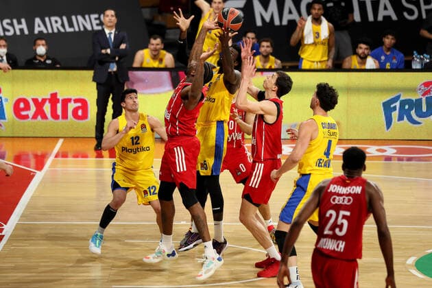 Jalen Reynolds (FCBB) und Othello Hunter (Tel Aviv) FC Bayern Basketball vs. Maccabi Playtika Tel Aviv, Basketball, EuroLeague, 26.Spieltag, 2020 2021, 25.02.2021, FC Bayern Basketball vs. Maccabi Playtika Tel Aviv, Basketball, EuroLeague, 26.Spieltag, 2020 2021, 25.02.2021, Muenchen Copyright: xMarcelxEngelbrechtx Eibner-Pressefotox EP_met
