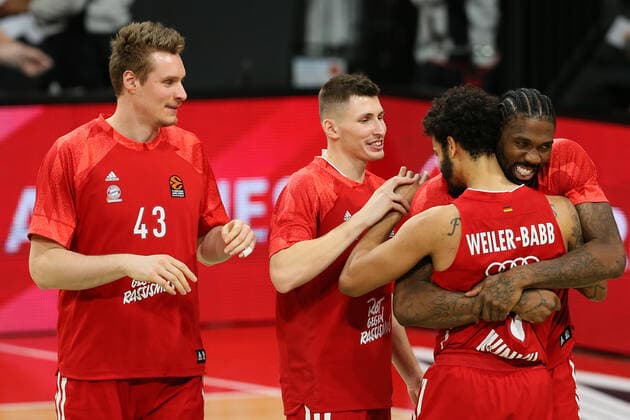 Leon Radosevic (FCBB), Nick Weiler-Babb (FCBB) und Jalen Reynolds (FCBB) FC Bayern Basketball vs. Maccabi Playtika Tel Aviv, Basketball, EuroLeague, 26.Spieltag, 2020 2021, 25.02.2021, FC Bayern Basketball vs. Maccabi Playtika Tel Aviv, Basketball, EuroLeague, 26.Spieltag, 2020 2021, 25.02.2021, Muenchen Copyright: xMarcelxEngelbrechtx Eibner-Pressefotox EP_met