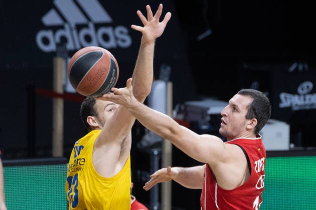 Bayerns 16 Paul ZIPSER. Basketball, FC Bayern - Tel Aviv, Euroleague, Saison 2020-2021, am 25.2.2021 in Muenchen, A U D I D O M E, Deutschland. Quelle Copyright Credit : Oryk HAIST