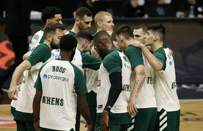Mannschaftskreis vor Spielbeginn einschwören Ritual Basketball EuroLeague Herren Saison 2020 2021 26.01.2021 ALBA Berlin vs. Panathinaikos Athen