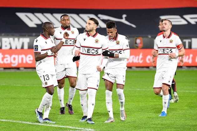 JOIE - FAIR PLAY - 11 AMINE GOUIRI (NICE) - 28 HICHAM BOUDAOUI (NICE) - 13 HASSANE KAMARA (NICE) FOOTBALL : Rennes vs Nice - Ligue 1 Uber Eats - 26 02 2021 FEP Panoramic 