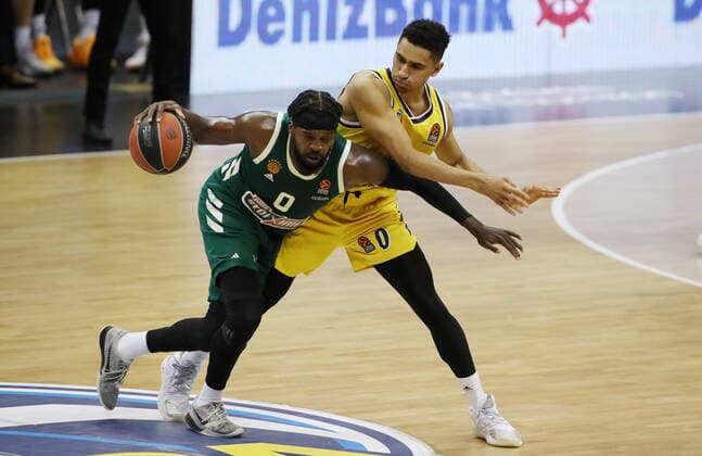 Shelvin Mack, Maodo Lo Aktion Spielszene Zweikampf Basketball EuroLeague Herren Saison 2020 2021 26.01.2021 ALBA Berlin vs. Panathinaikos Athen