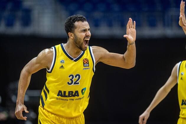 Basketball Berlin 26.02.2021 Saison 2020 2021 Euroleague Regular Season Alba Berlin - Panathinaikos Athen Johannes Thiemann (Alba Berlin, No.32) Jubel