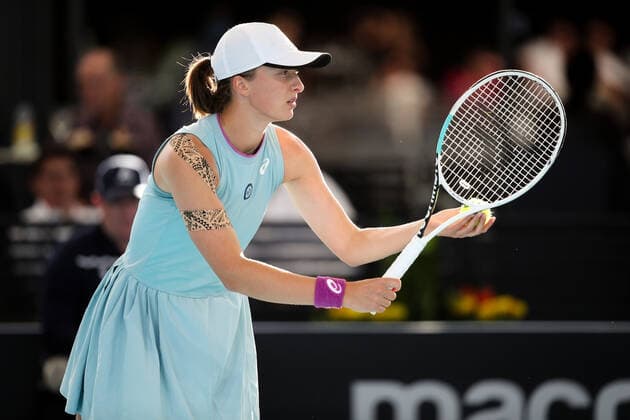 ADELAIDE, AUSTRALIA - FEBRUARY 27: Iga Swiatek of Poland and Belinda Bencic of Switzerland during their singles final match on day six of the Adelaide International tennis tournament at Memorial Drive on February 27, 2021 in Adelaide, Australia. (Photo by Peter Mundy Speed Media Icon Sportswire) TENNIS: FEB 27 - Adelaide International Icon210227092