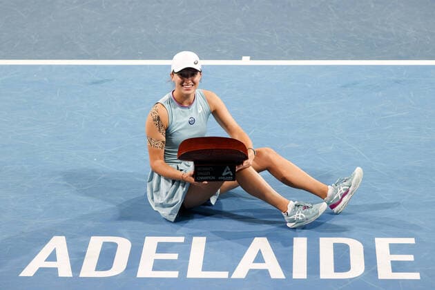 Bilder des Jahres 2021, Sport 02 Februar Sport Themen der Woche KW08 Sport Bilder des Tages ADELAIDE, AUSTRALIA - FEBRUARY 27: Winner Iga Swiatek of Poland after their singles final match on day six of the Adelaide International tennis tournament at Memorial Drive on February 27, 2021 in Adelaide, Australia. (Photo by Peter Mundy Speed Media Icon Sportswire) TENNIS: FEB 27 - Adelaide International Icon210227183