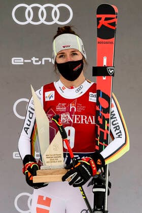 Bilder des Jahres 2021, Sport 02 Februar Sport Themen der Woche KW08 ALPINE SKIING - FIS WC Val di Fassa VAL DI FASSA,ITALY,27.FEB.21 - ALPINE SKIING - FIS World Cup, downhill, ladies. Image shows Kira Weidle (GER). Keywords: trophy. GEPAxpictures xPatrickxSteiner
