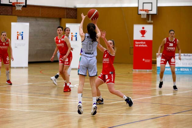 27.02.2021, 2. Toyota Damen Basketball Bundesliga Nord, DBBL, Saison 2020 2021, Damen, Chemcats Chemnitz - BG 89 Avides Hurricanes Nicole Brochlitz, ChemCats Chemnitz Chemnitz Sporthalle am Schlossteich Sachsen Germany