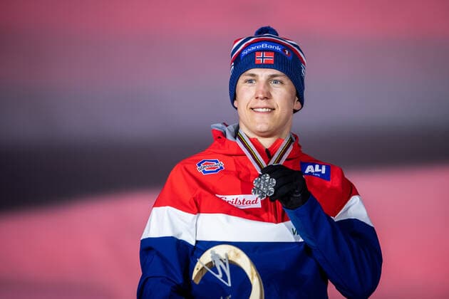 210227 Silver medalist Erik Valnes of Norway at the Medal ceremony for the men?s cross-country skiing sprint of the FIS Nordic Ski World Championships on February 27, 2021 in Oberstdorf. Photo: Johanna Lundberg BILDBYRAN kod JL JL0084 skidor cross-country skiing langrenn fis nordic world ski championships vm ski-vm skid-vm medaljceremoni medal ceremony 3 bbeng Copyright: JOHANNAxLUNDBERG BB210227JL147