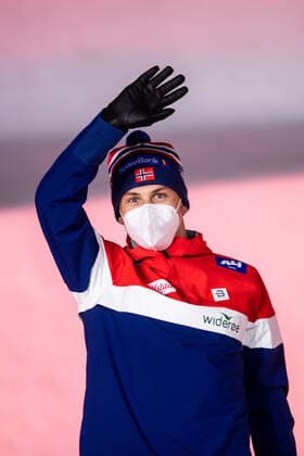 210227 Silver medalist Erik Valnes of Norway at the Medal ceremony for the men?s cross-country skiing sprint of the FIS Nordic Ski World Championships on February 27, 2021 in Oberstdorf. Photo: Johanna Lundberg BILDBYRAN kod JL JL0084 skidor cross-country skiing langrenn fis nordic world ski championships vm ski-vm skid-vm medaljceremoni medal ceremony 3 bbeng Copyright: JOHANNAxLUNDBERG BB210227JL151