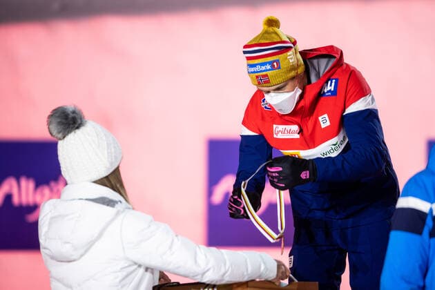 210227 Gold medalist Johannes Hosflot Klaebo of Norway at the Medal ceremony for the men?s cross-country skiing sprint of the FIS Nordic Ski World Championships on February 27, 2021 in Oberstdorf. Photo: Johanna Lundberg BILDBYRAN kod JL JL0084 skidor cross-country skiing langrenn fis nordic world ski championships vm ski-vm skid-vm medaljceremoni medal ceremony 3 bbeng Copyright: JOHANNAxLUNDBERG BB210227JL153
