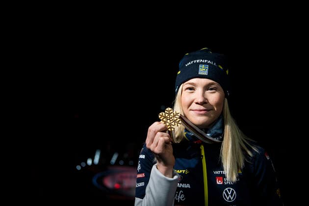 210227 Gold medalist Jonna Sundling of Sweden poses for a portrait at the Medal ceremony for the women s cross-country skiing sprint of the FIS Nordic Ski World Championships on February 27, 2021 in Oberstdorf. Photo: Johanna Lundberg BILDBYRAN kod JL JL0084 skidor cross-country skiing langrenn fis nordic world ski championships vm ski-vm skid-vm medaljceremoni medal ceremony 3 bbeng jubel sverige guld medalj guldmedalj Copyright: JOHANNAxLUNDBERG BB210227JL158