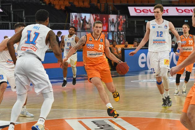 Dylan Osetkowski (Ratiopharm Ulm 21) GER, Ratiopharm Ulm vs. Syntainics MBC Basketball , Maenner ,esaycredit, Basketball Bundesliga , 21.Spieltag , 27.02.2021 Foto:Eibner Tobias Baur GER, Ratiopharm Ulm vs. Syntainics MBC Basketball Bundesliga , 21.Ligaspieltag , Saion 2020 2021, 27.02.2021 Neu-Ulm Copyright: xBaur xEibner-Pressefotox EP_Toba