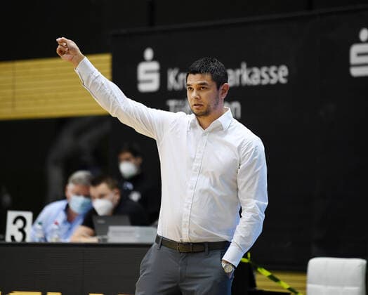 Basketball 2. Bundesliga 2020 2021 13. Spieltag in Rottenburg in der Volksbank Arena 27.02.2021 Tigers Tuebingen - Science City Jena Trainer Daniel Jansson (Tigers)