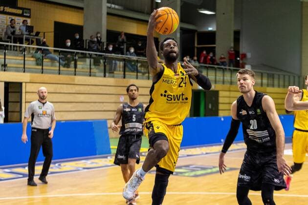 Zamal Nixon (Science City Jena, 5) Roland Nyama (Tigers Tübingen, 24) Andrew Smith (Science City Jena, 20)¨¨¨Tigers Tübingen vs. Science City Jena, 2. Basketball, Bundesliga, Pro A, Barmer 2 Basketball, Spieltag 13, Spielzeit 2020 2021, 27.02.2021, ¨¨ Tigers Tübingen - Science City Jena, Basketball, 2. Bundesliga, Barmer 2 Basketball, Spieltag 13, Spielzeit 2020 2021, 27.02.2021 Rottenburg am Neckar Copyright: xDennisxDuddek xEibnerxPressefotox EP_DDU