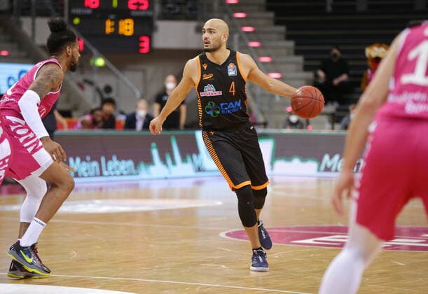 Telekom Baskets Bonn vs. Stefan Peno RASTA Vechta easyCredit BBL 1. Bundesliga , Saison 2020 2021 , 21. Spieltag