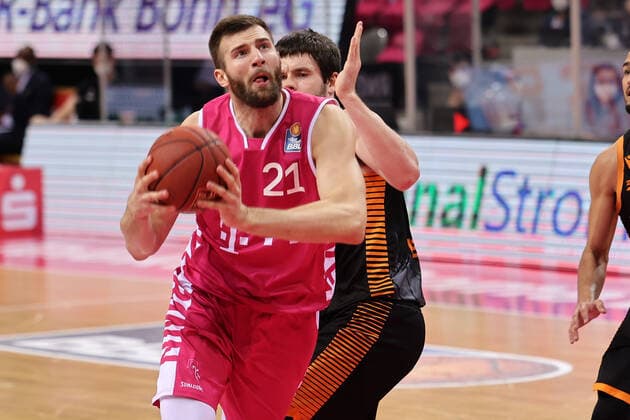 GER, Easycredit BBL, Telekom Baskets Bonn vs. RASTA Vechta 27.02.2021, Telekom Dome, Bonn, GER, Easycredit BBL, Telekom Baskets Bonn vs. RASTA Vechta, im Bild: Leon Kratzer (Telekom Bonn ),