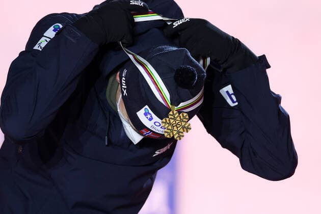 NORDIC SKIING - FIS Nordic World Ski Championships Oberstdorf 2021 OBERSTDORF,GERMANY,27.FEB.21 - NORDIC SKIING, NORDIC COMBINED - FIS Nordic World Ski Championships, men, award ceremony. Image shows Jarl Magnus Riiber (NOR). Keywords: medal. GEPAxpictures xChristianxWalgram