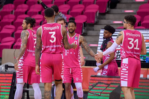 easyCredit BBL, Telekom Baskets Bonn vs. RASTA Vechta, 27.02.2021 Schlussjubel nach dem Sieg von Bonn mit 94:89 von Alex Hamilton (Telekom Baskets Bonn, 0), easyCredit BBL, Telekom Baskets Bonn vs. RASTA Vechta am 27.02.2021 im Telekom Dome Bonn, Bonn (Nordrhein-Westfalen) Copyright: xBEAUTIFULxSPORTS Mueller-Laschetx