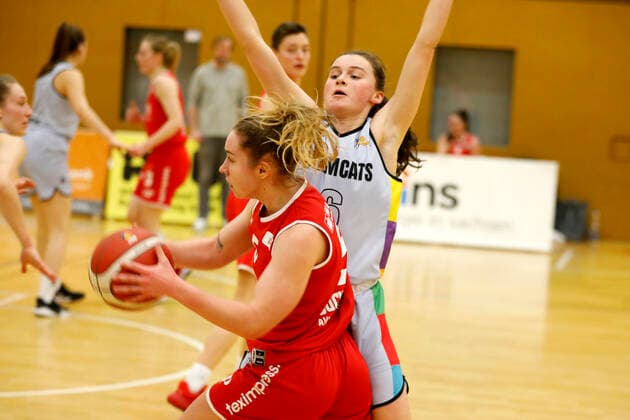 27.02.2021, 2. Toyota Damen Basketball Bundesliga Nord, DBBL, Saison 2020 2021, Damen, Chemcats Chemnitz - BG 89 Avides Hurricanes Chiara Schmieder, ChemCats Chemnitz, Nicole Brochlitz, ChemCats Chemnitz Chemnitz Sporthalle am Schlossteich Sachsen Germany