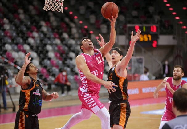 Anthony DiLeo Telekom Baskets Bonn RASTA Vechta easyCredit BBL 1. Bundesliga , Saison 2020 2021 , 21. Spieltag