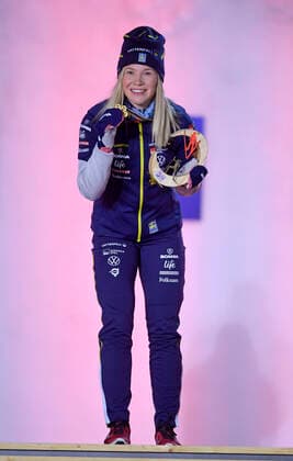 27.02.2021, Nordische SKI WM Oberstdorf 2021, Oberstdorf im Allgäu, Siegerehrung, Medaillienzeremonie, Langlauf Sprint Damen, Siegerehrung, gold Medaille an Jonna Sundling (Schweden),