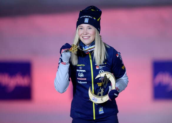 27.02.2021, Nordische SKI WM Oberstdorf 2021, Oberstdorf im Allgäu, Siegerehrung, Medaillienzeremonie, Langlauf Sprint Damen, Siegerehrung, gold Medaille an Jonna Sundling (Schweden),