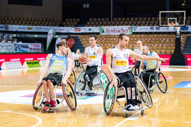 RBBL; RSV Lahn-Dill - Baskets 96 Rahden, 27.02.21 Dominik Mohsler ( 4 RSV Lahn-Dill), Thomas Böhme ( 13 RSV Lahn-Dill), Quinten Zantinge ( 5 Baskets 96 Rahden), Rittal Arena, Wetzlar, 27.02.21 Copyright: xBEAUTIFULxSPORTS Roeczeyx