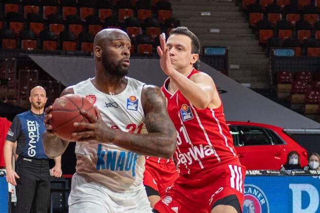 Murphy Hollowaay 31 (s.Oliver Wuerzburg), Zan Mark Sisko 31 (FC Bayern), FC Bayern Basketball vs. s.Oliver Wuerzburg, BBL, 28.02.2021 Muenchen Bayern Deutschland