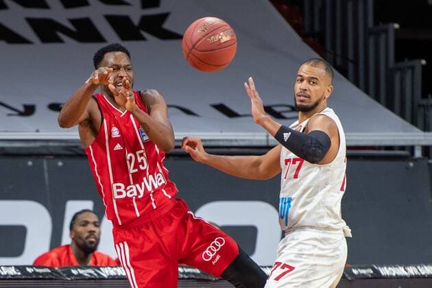 JaJuan Johnson 25 (FC Bayern), Alex King 77 (s.Oliver Wuerzburg), FC Bayern Basketball vs. s.Oliver Wuerzburg, BBL, 28.02.2021 Muenchen Bayern Deutschland