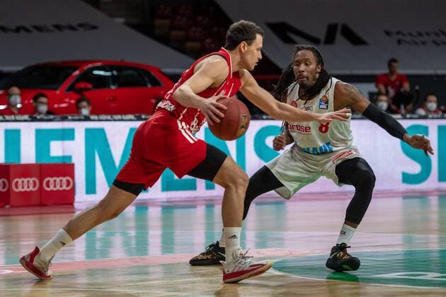 Zan Mark Sisko 31 (FC Bayern), Robert Lowery 8 (s.Oliver Wuerzburg), FC Bayern Basketball vs. s.Oliver Wuerzburg, BBL, 28.02.2021 Muenchen Bayern Deutschland