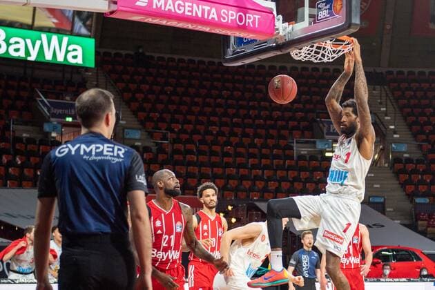 Perry Jones III 1 (s.Oliver Wuerzburg), dunk, FC Bayern Basketball vs. s.Oliver Wuerzburg, BBL, 28.02.2021 Muenchen Bayern Deutschland