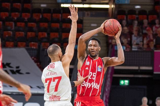 Alex King 77 (s.Oliver Wuerzburg), JaJuan Johnson 25 (FC Bayern), FC Bayern Basketball vs. s.Oliver Wuerzburg, BBL, 28.02.2021 Muenchen Bayern Deutschland
