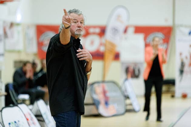 Hannover, Deutschland 28. Februar 2021: 1.BBL - Damen - 2020 2021 - TK Hannover vs. BC Pharmaserv Marburg Trainer Christoph Wysocki (Marburg) reagiert auf das Spiel Sporthalle Birkenstraße Niedersachsen Copyright: xFotostandx xxMattheyx