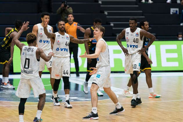 easyCredit Basketball Bundesliga, Hamburg, 28.02.2021 easyCredit Basketball Bundesliga, Hamburg Towers vs. MHP Riesen Ludwigsburg, Jubel nach 3-Punktwurf durch Justus Hollatz ( 21 Hamburg Towers) Copyright: xBEAUTIFULxSPORTS Mohwinkelx