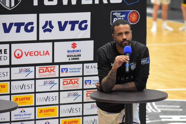 Sport Bilder des Tages Basketball I Herren I Saison 2020 2021 I easyCredit Bundesliga I 21. Spieltag I Hamburg Towers - MHP RIESEN Ludwigsburg I 28.02.2021 Bryce Taylor ( 44, Towers) bei der Pressekonferenz Hamburg edel-optics.de Arena, Kurt-Emmer Hamburg Deutschland Copyright: xLobeca RobertoxSeidelx