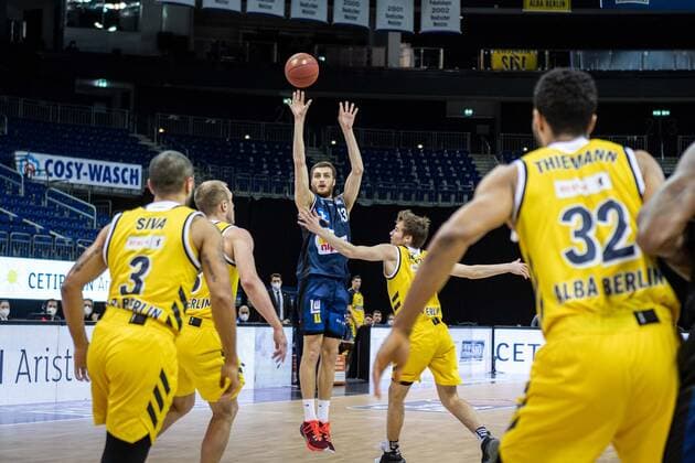 Basketball Berlin 28.02.2021 Saison 2020 2021 1. Bundesliga easyCredit BBL Alba Berlin - HAKRO Merlins Crailsheim Radii Caisin (Crailsheim, No.13)