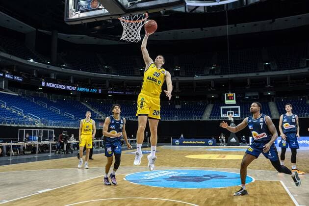 Basketball Berlin 28.02.2021 Saison 2020 2021 1. Bundesliga easyCredit BBL Alba Berlin - HAKRO Merlins Crailsheim Simone Fontecchio (Alba Berlin, No.20)