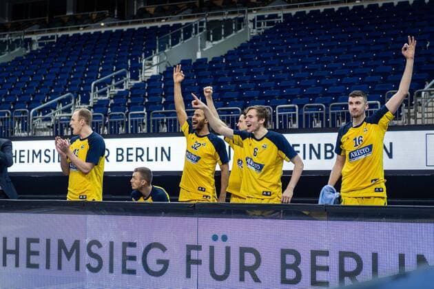 Basketball Berlin 28.02.2021 Saison 2020 2021 1. Bundesliga easyCredit BBL Alba Berlin - HAKRO Merlins Crailsheim Jubel Alba